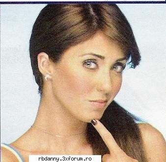 Anahi en AVON - adina - Anahi